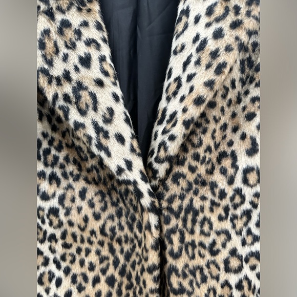 Aqua faux fur leopard jacket. Size small - Picture 3 of 8